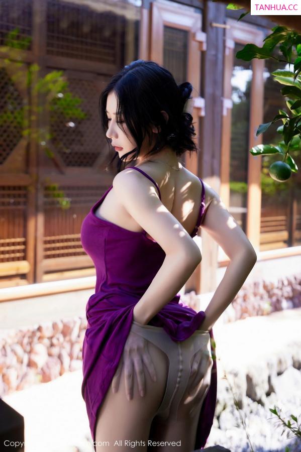 尹甜甜  [XiuRen]高清写真图 2023.10.10 No.7485 尹甜甜 长裙美腿第34张图片